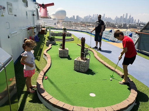 mini golf on carnival cruise